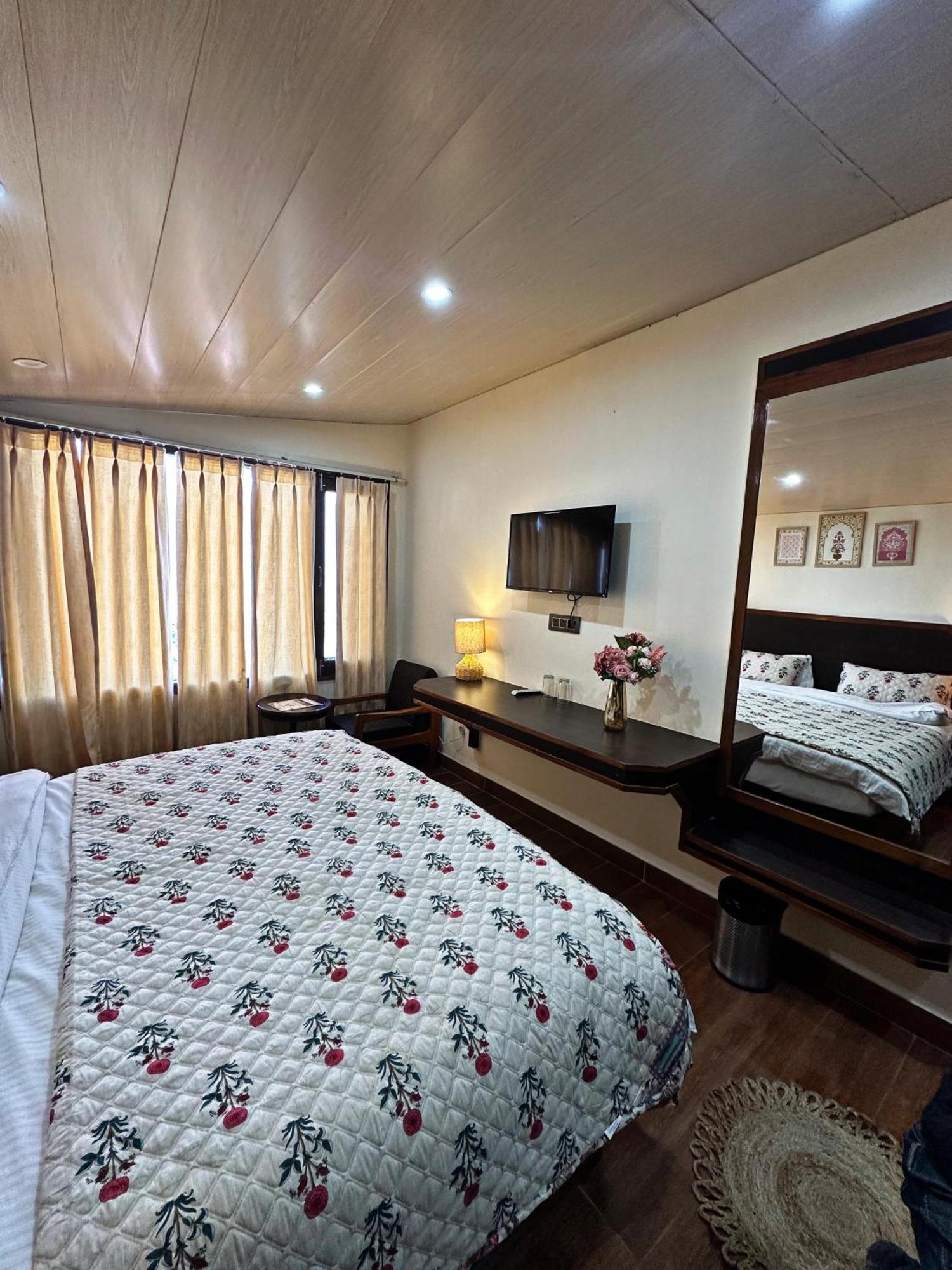 Himalayan Hideaway Bed & Breakfast Шимла Екстериор снимка